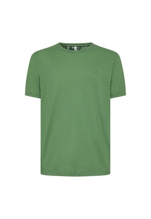 T-shirt verde a maniche corte in un tessuto strutturato, con scollatura rotonda e un piccolo logo sul petto.