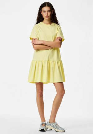 Pieces PCDISSO SS O-NECK DRESS JRS PWP BC - Džersejové šaty - french vanilla