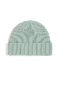 Strickmütze in sanftem Mintgrün, mit geripptem Muster und umgeschlagenem Bund für anpassbare Passform und Wärme.