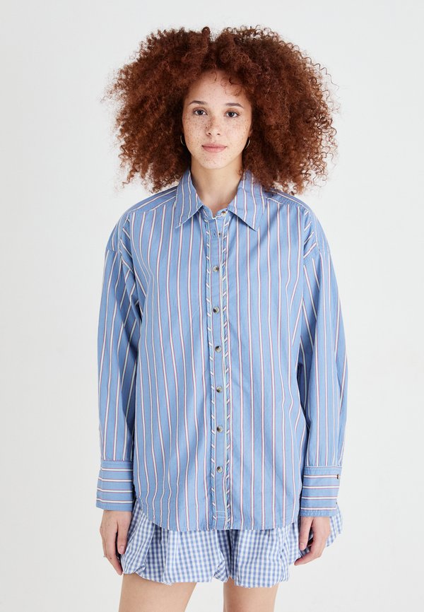 STRIPED VARSITY VIBES - Button-down blouse