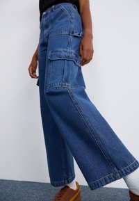 Santa Cruz WORKERS PANT - Tiesaus kirpimo džinsai - classic blue denim