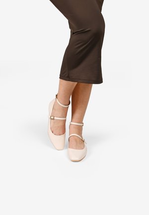 Bosanova Ballerine con cinturino - beige
