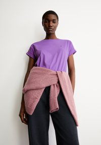 ARMEDANGELS IDAARA - Basic T-shirt - orchid