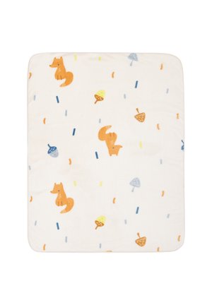 Fleece-Decke mit einem cremefarbenen Grund, die orangefarbene Füchse, Eicheln und blaue Pilzmuster zeigt. Weiche Textur und rechteckige Form.