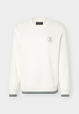 Λευκό φούτερ με στρογγυλή λαιμόκοψη, μικρό πράσινο λογότυπο στο στήθος και ριγωτές πράσινες ριγέ ριγέ μανσέτες και τελείωμα.