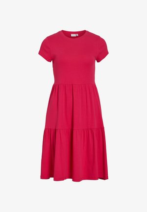 Robe rose vif à manches courtes et longueur au genou, avec une jupe à volants et un col rond, en tissu côtelé.