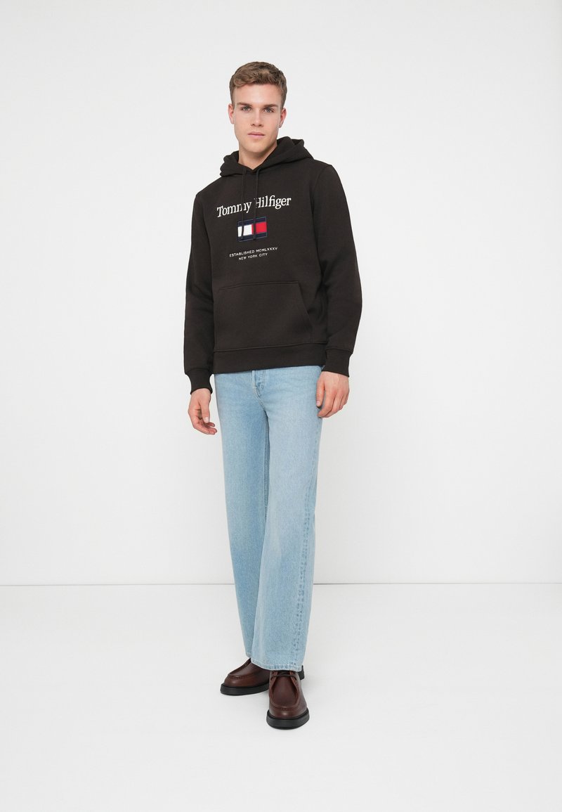 Tommy Hilfiger EMBRO FLAG - Mikina s kapucí - chocolate