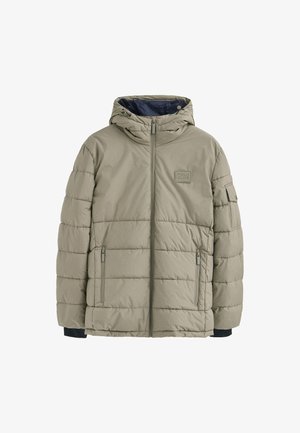 Puchowa kurtka w jasnym oliwkowym kolorze z zamkiem z przodu, regulowanym kapturem, elastycznymi mankietami i naszywką z logo na klatce piersiowej; posiada dwie boczne kieszenie.