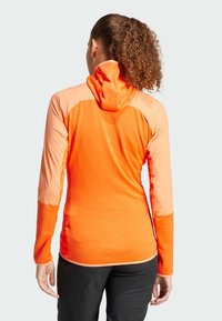 Adidas Terrex TECHROCK  pomarańczowy