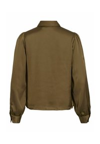 Blusa di raso verde oliva con colletto, maniche lunghe a palloncino e polsini abbottonati. Texture liscia con silhouette aderente e dettagli minimi.