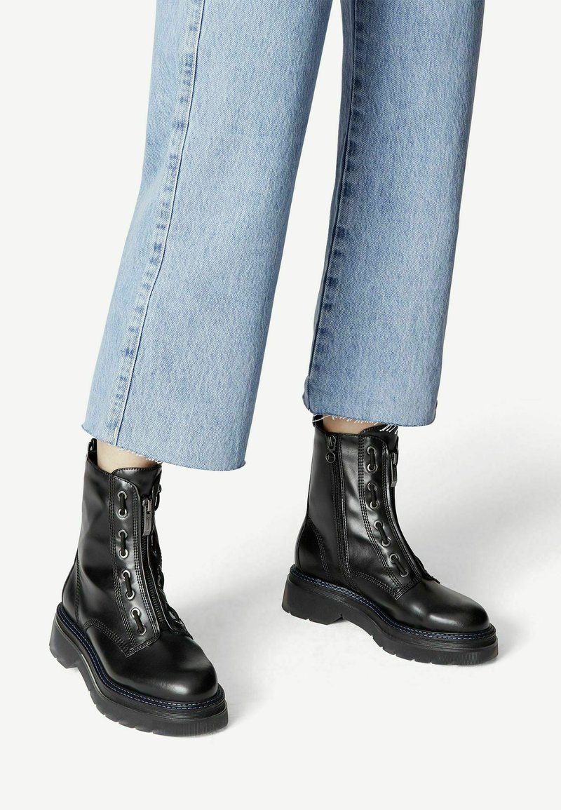 Tamaris Cowboy/biker ankle boot - black matt