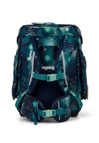 Rucksack mit einem dunkelblauen Galaxiemuster und sternähnlichen Akzenten, verstellbaren Riemen, gepolstertem Rücken und mehreren Fächern.