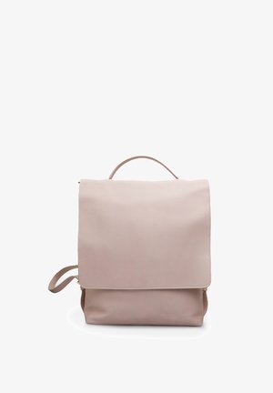 Zaino rosa chiaro realizzato in materiale sintetico liscio, con pattina ripiegabile, manico superiore e spallacci regolabili.