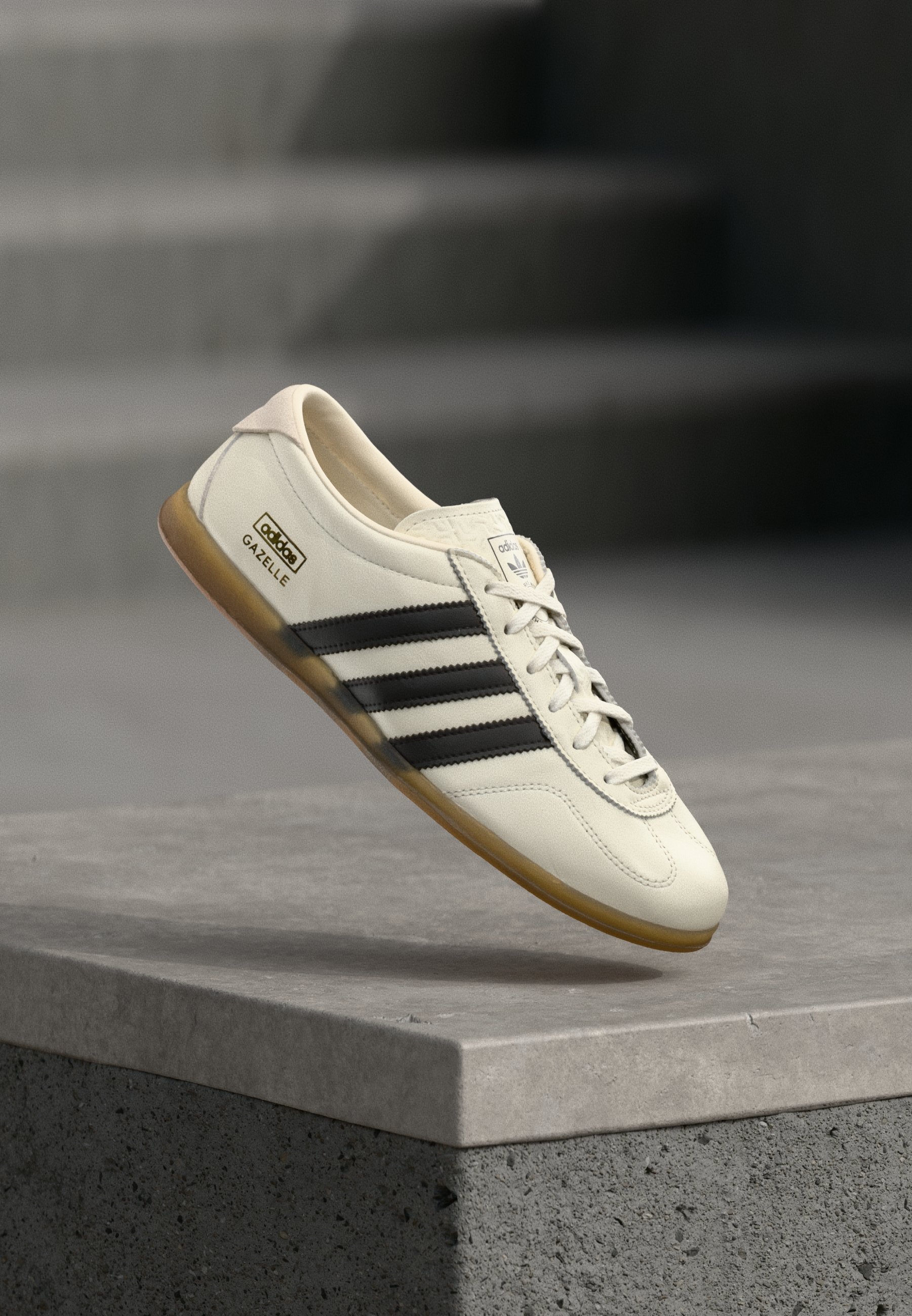adidas Originals GAZELLE PRO - Trainers - chalk white/core black/white -  Zalando.ie