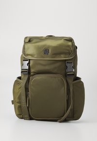 Unselected, dark green