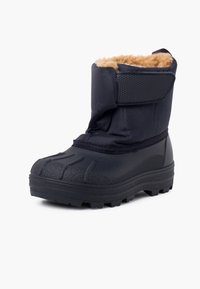 Stivale invernale nero con suola in gomma testurizzata e una morbida fodera in pelle scamosciata beige nella parte superiore. Presenta una fascia in Velcro per la chiusura e materiale impermeabile.