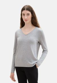 TOM TAILOR Stickad tröja - medium silver grey melange