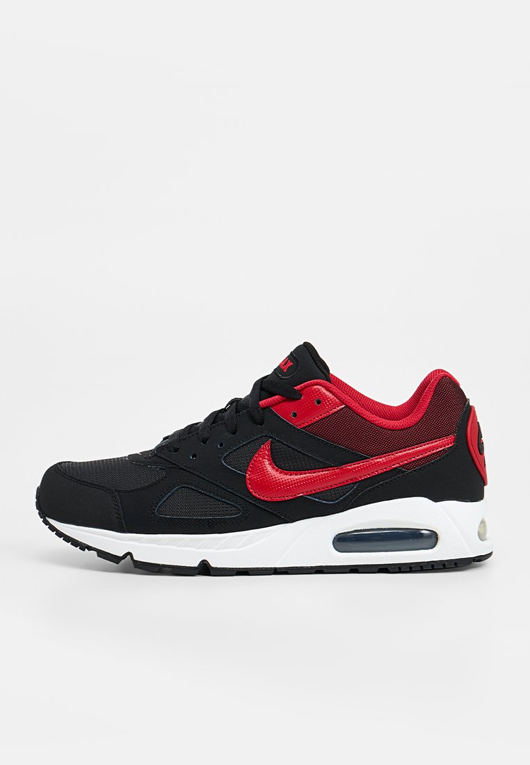 AIR MAX IVO