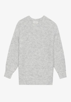 Pull en maille gris clair à col rond, à manches longues, avec des bords-côtes aux manches et à l'ourlet. Fabriqué en tissu doux et texturé.