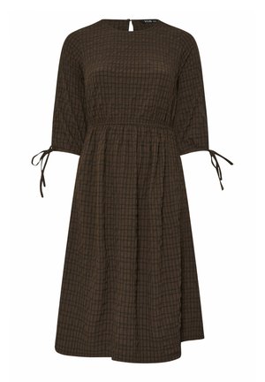 Braunes knielanges Kleid mit schwarzem Karomuster, dreiviertellangen Ärmeln, gebundenen Manschetten und einem runden Ausschnitt mit Knopfverschluss auf der Rückseite.