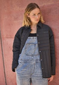 Mustang STEPP MIT LABEL - Wintermantel - schwarz