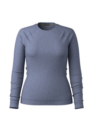 Damenpullover mit langen Ärmeln, tailliertem Schnitt und Rundhalsausschnitt aus meliertem blauen Stoff, mit minimaler Nahtverarbeitung und dezentem Logo nahe dem Saum.