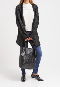 mint&berry Strickjacke - anthracite