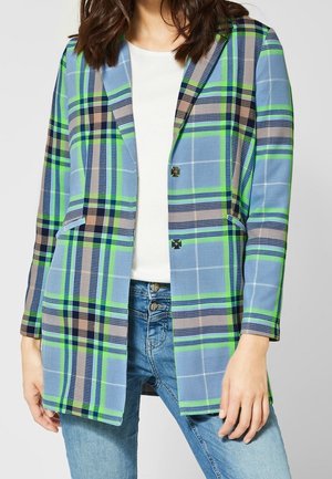 Geruite blazer in blauw, groen en bruin. Heeft een getailleerde pasvorm, geknipte revers en twee frontknopen. Lichte stof met een soepele textuur.