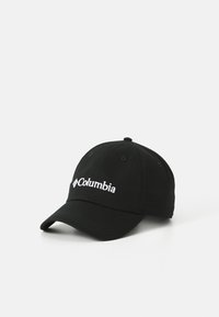 Casquette de baseball noire en tissu. Elle présente une visière courbée, six panneaux et un logo "Columbia" brodé en blanc à l'avant.