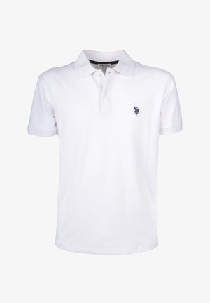 Weißes kurzärmeliges Poloshirt mit zwei Knöpfen und einem kleinen dunkelblauen Pferd-und-Reiter-Logo auf der linken Brust.
