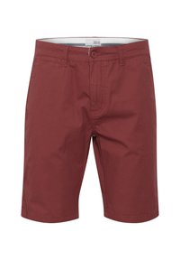 Pantalones cortos de algodón burdeos con corte recto, cierre de un solo botón y pasadores para cinturón. Textura suave y sin patrones o acentos visibles.