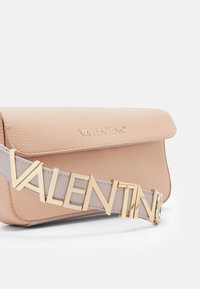 Valentino Bags ALEXIA - Mala de mão - cipria/lilla