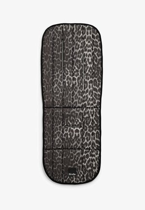 Rivestimento imbottito per passeggino con motivo maculato nero e grigio e molteplici fessure per cinture di sicurezza, etichettato "Elodie" nella parte inferiore.