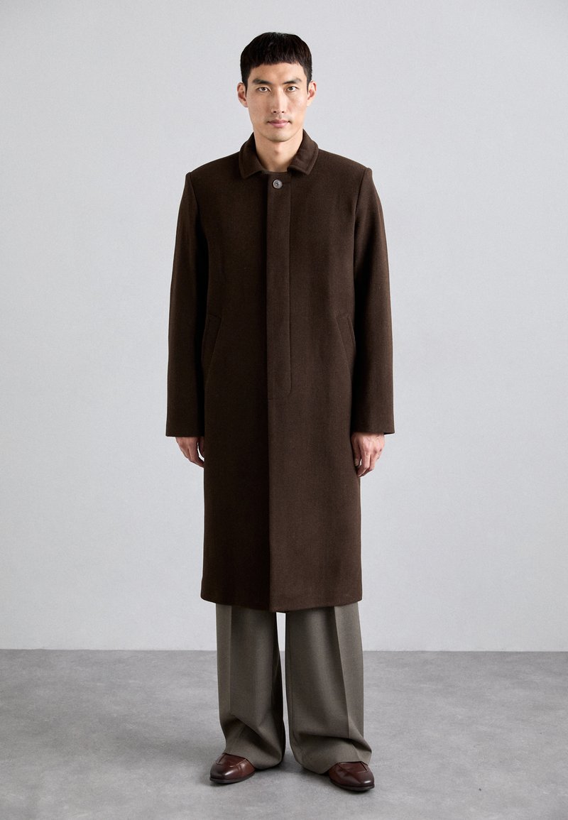 Essential Collective COAT - Klassisk frakke - fuzzy brown