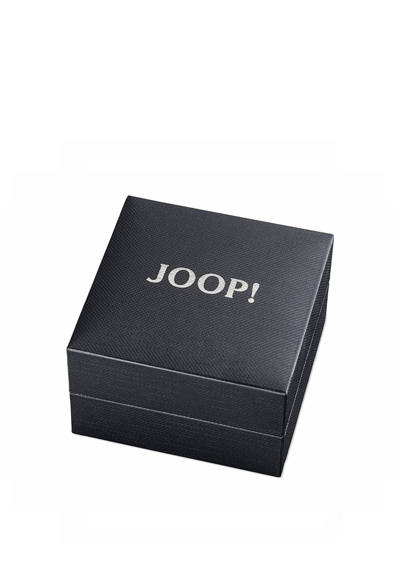 Schwarze Box aus strukturiertem Material mit einem glatten Deckel, auf dem das Logo "JOOP!" in Silber geprägt ist.