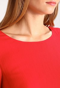 Vero Moda Freizeitkleid - red