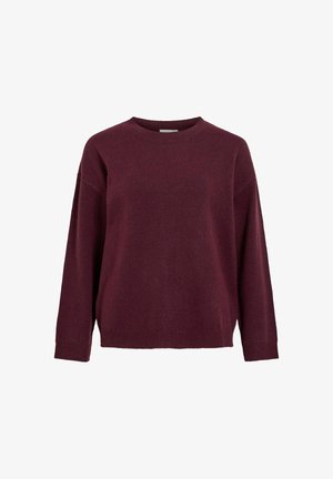 Diep burgundy lange mouw gebreide trui met ronde hals en geribbelde manchetten en zoom, weergegeven tegen een witte achtergrond.