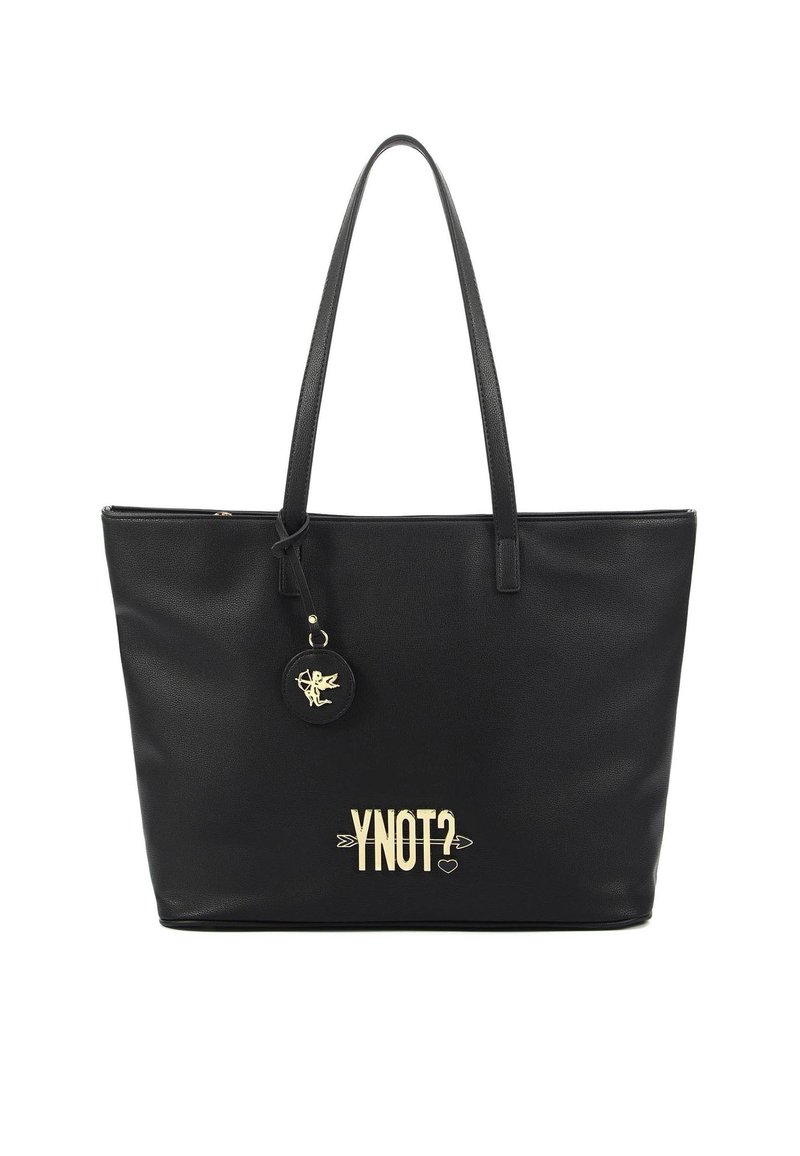 Borsa tote in pelle sintetica nera con due manici lunghi, caratterizzata da un logo dorato "Y NOT?" e un charm rotondo con un dettaglio di design.