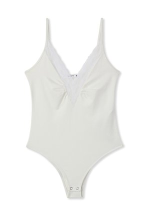 Body bianco con bordi in pizzo a scollatura a V profonda, spalline regolabili e chiusura a snap sul fondo. Tessuto dalla consistenza liscia.