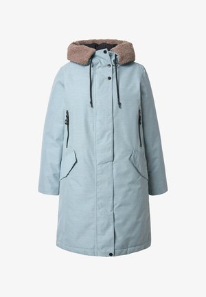 Parka azzurro chiaro con cappuccio foderato in pile marrone, tasche laterali con zip e chiusura a bottoni. Presenta una texture morbida e un design che arriva fino al ginocchio.