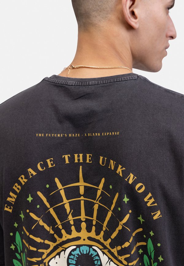 JOHNNY TEE BOXY FIT UNISEX - Print T-shirt4