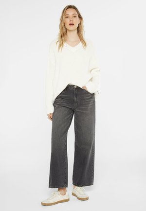 SENSES.THE LABEL, SENSES.THE LABEL PULLOVER IN RIPPSTRICK MIT V-AUSSCHNITT - Strickpullover - ivory