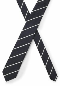 Cravate navy avec des rayures blanches en diagonale, fabriquée en tissu lisse. Dotée d'une extrémité pointue et d'un design classique adapté aux occasions formelles.