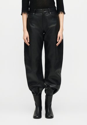 BARREL TROUSERS - Δερμάτινο παντελόνι - black
