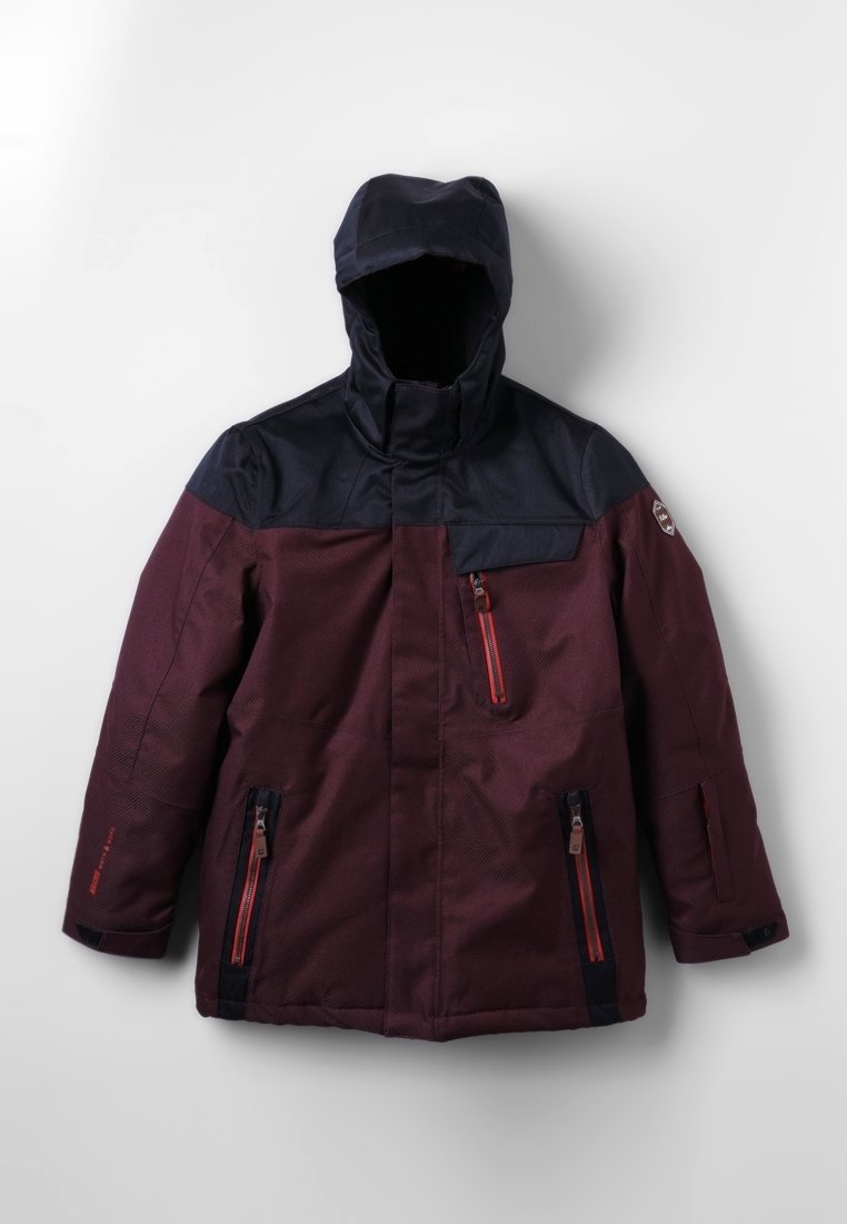Kinderen winterjas met maroon en zwarte kleurblokken, capuchon, drie ritszakken en een logo patch op de linker mouw.