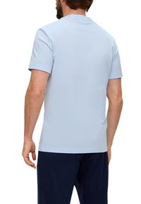 s.Oliver BLACK LABEL MIT CREW NECK - Jednoduché tričko - hellblau