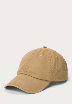 Cappellino da baseball in cotone beige con visiera curva, sei fori di ventilazione e logo ricamato sulla parte frontale. Texture liscia.
