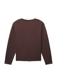 Brauner Strickpullover, Rundhalsausschnitt, lange Ärmel, strukturierter Stoff, gerader Saum und eine Nahtmitte hinten.