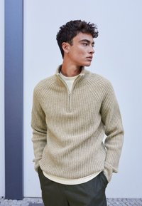 Cleptomanicx RIBBER TROYER - Strickpullover - creme