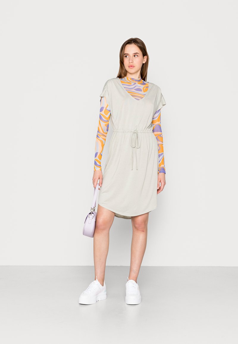 Damen Freizeitkleider | JDY JDYDALILA FROSTY DRESS Freizeitkleid mineral gray/dunkelgrau - XK34332 Damen Freizeitkleider | JDY JDYDALILA FROSTY DRESS Freizeitkleid mineral gray/dunkelgrau - XK34332